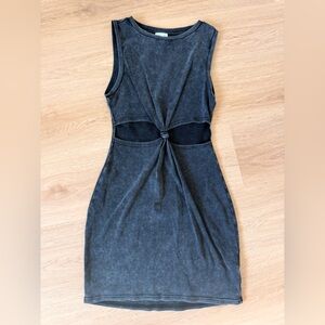 Le Lis Black Sleeveless Dress